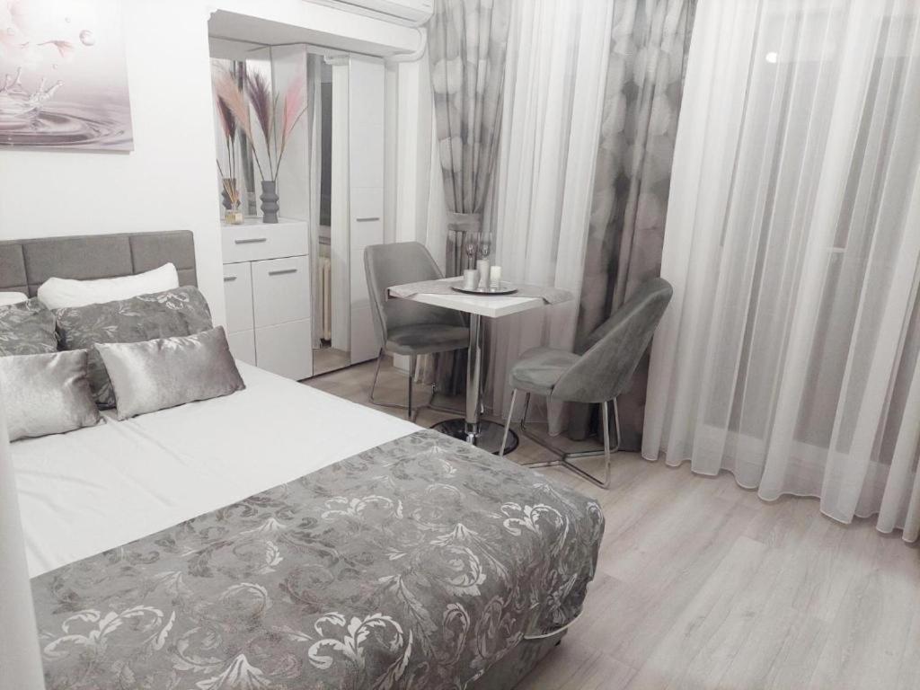 City Lux Square Apartment Skopie Exterior foto